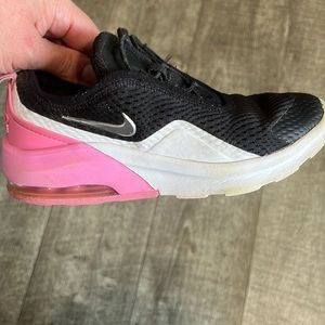 NIKE girls size 13C